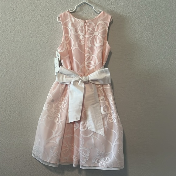 Susanne Lively - Picture 5 of 5